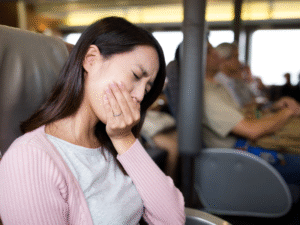 Como evitar enjoo em viagens de ônibus sem usar remédios