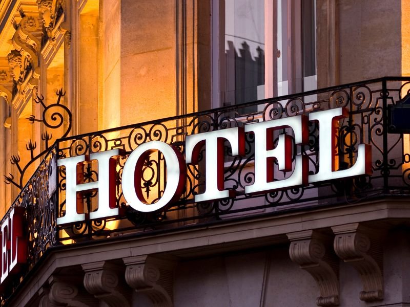 Qual é a Diferença Entre Hotel, Pousada, Hostel e Airbnb? Veja qual é o mais barato